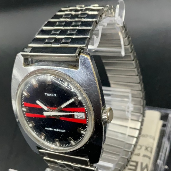 Vintage 1970's TIMEX Blue Dial With Red Stripes - Picture 2 of 5